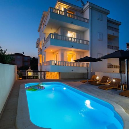 Brand New Aparment With Sea View & Swimming Pool At Ciovo - Villa Fiorentini Trogir Bagian luar foto
