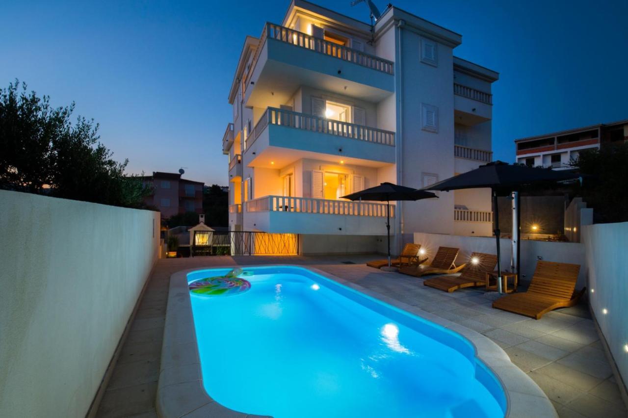 Brand New Aparment With Sea View & Swimming Pool At Ciovo - Villa Fiorentini Trogir Bagian luar foto