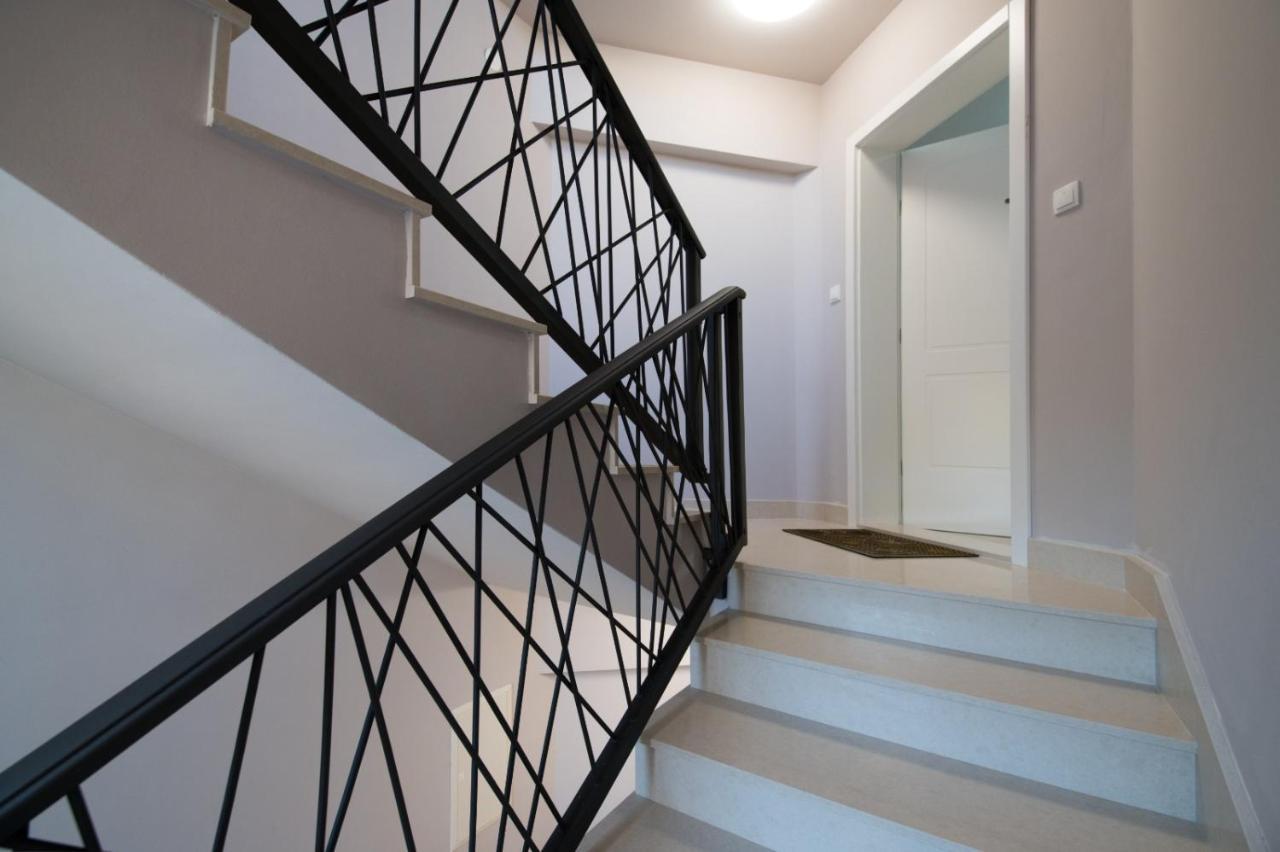 Brand New Aparment With Sea View & Swimming Pool At Ciovo - Villa Fiorentini Trogir Bagian luar foto