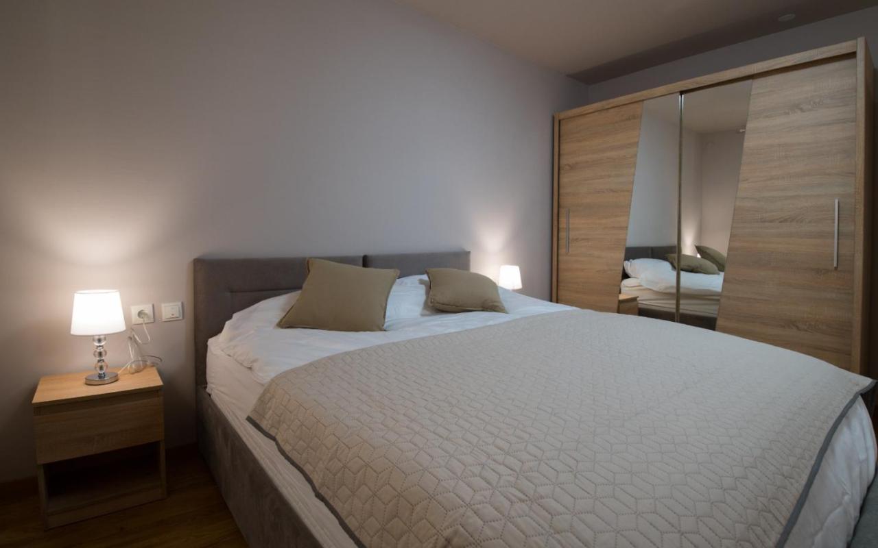 Brand New Aparment With Sea View & Swimming Pool At Ciovo - Villa Fiorentini Trogir Bagian luar foto