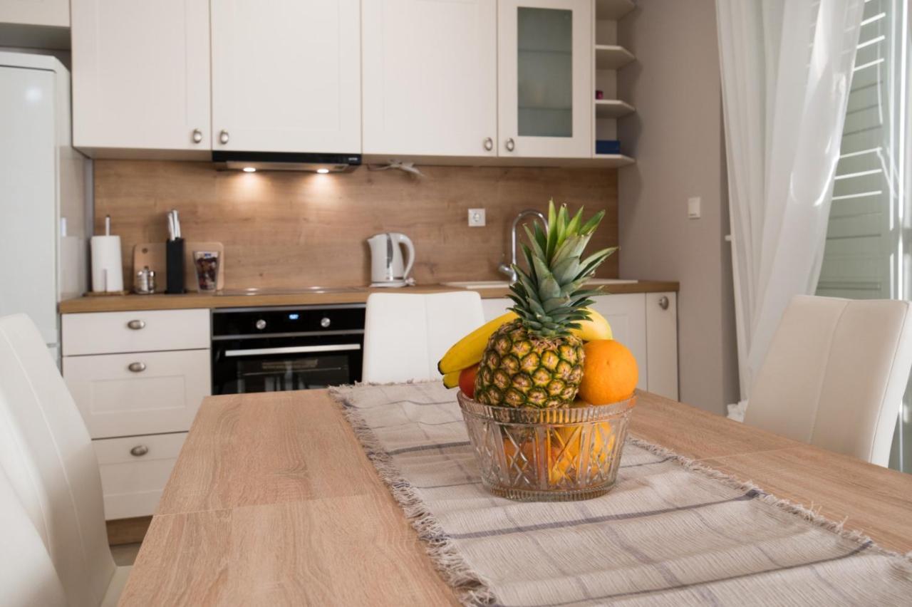 Brand New Aparment With Sea View & Swimming Pool At Ciovo - Villa Fiorentini Trogir Bagian luar foto