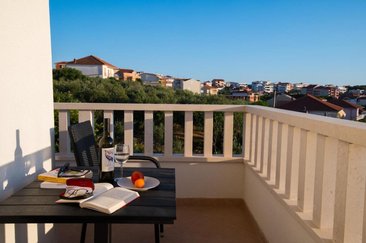Brand New Aparment With Sea View & Swimming Pool At Ciovo - Villa Fiorentini Trogir Bagian luar foto