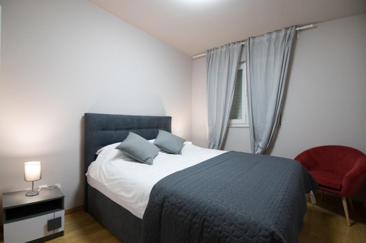 Brand New Aparment With Sea View & Swimming Pool At Ciovo - Villa Fiorentini Trogir Bagian luar foto